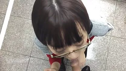 Zrela lijepa pornici besplatni video dama samouvjereno daje blowjob