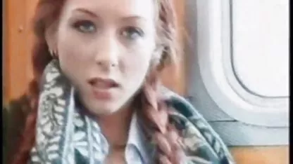 Ćelava stabljika vješto je lizala djevojčinu pičku i video besplatni pornici analnu