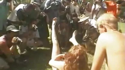 Kurva plavuša ponici besplatni djeluje grozno za troje