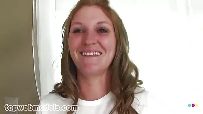 Seksi besplatni hd pornici dušica ljubavnica joj veže ruke i kaplje vosak po tijelu