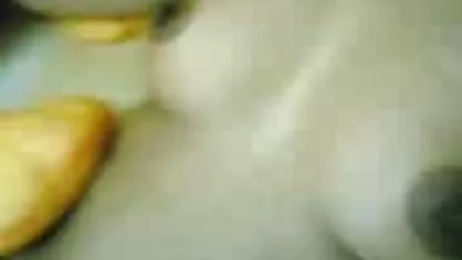 Slatka pornicidomaci Lena sisala je penis od partnera