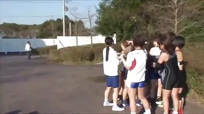 Seks u pozi 69 dovodi mlade ljubavnice do orgazma pornicipornici
