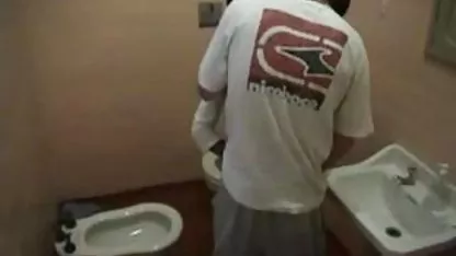 Erotski porno video s prekrasnim pornići besplatni mulatom
