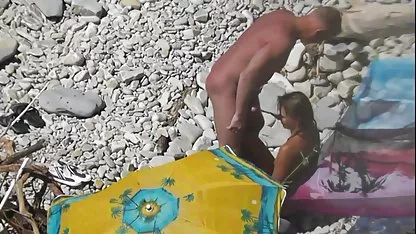 Bludnica u pornicipornici bijelim čarapama bila je položena s nekoliko stadiona