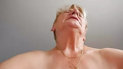 Divan seks s mladom pornici besplatni video učiteljicom