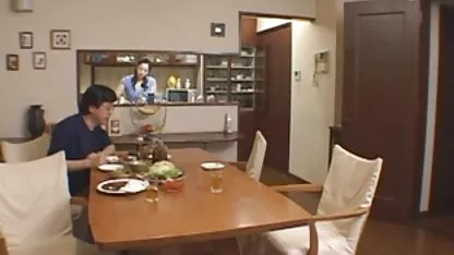 Djevojka je došla nazvati pornićipornići frajera s novcem