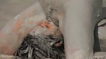 Vrlo tanka tajlandska kuja voljno ispunjava sve pornici besplatni za gledanje momke želje