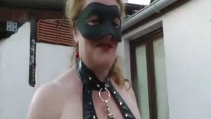 Preplanula Michaela nagnuta je pornici besplatni xxx naprijed i jebena s rakom