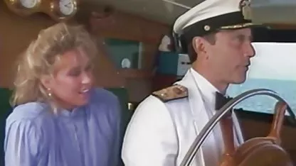 Pilići se non-stop druže s youtube besplatni pornici čovjekom koji ima debelog pijetao