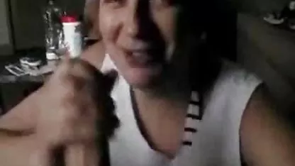Gole besplatni domaći pornići djevojke nadmeću se za najljepše tijelo