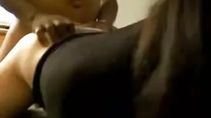 Crvenokosa Aurora pustila je da joj noge ližu besplatni pornnici