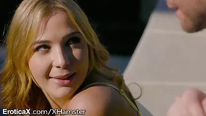 Besties nije bio besplatni grupni pornici protiv trojke