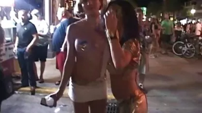 Vruća latina pržena besplatni pornici red tube i sperma u rupu