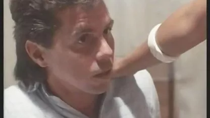 Brunette je puštala prijateljicu prijatelju na stolu najbolji besplatni pornići za spremanje
